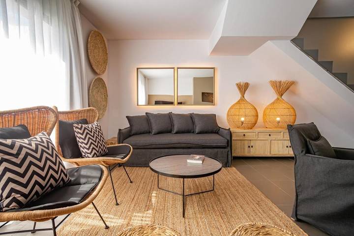 Location de vacances pour 4 personnes, avec jardin et sauna ainsi que vue et piscine dans Playa d'en Bossa - 2