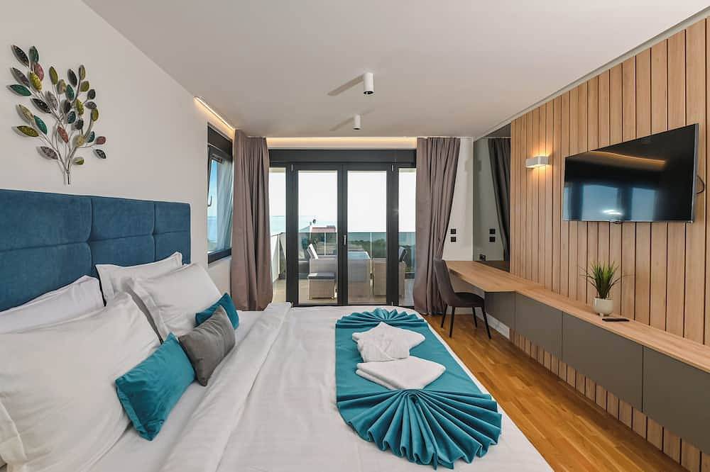 Elegant Villa Luna with Private Heated Pool in Gajac, Pag