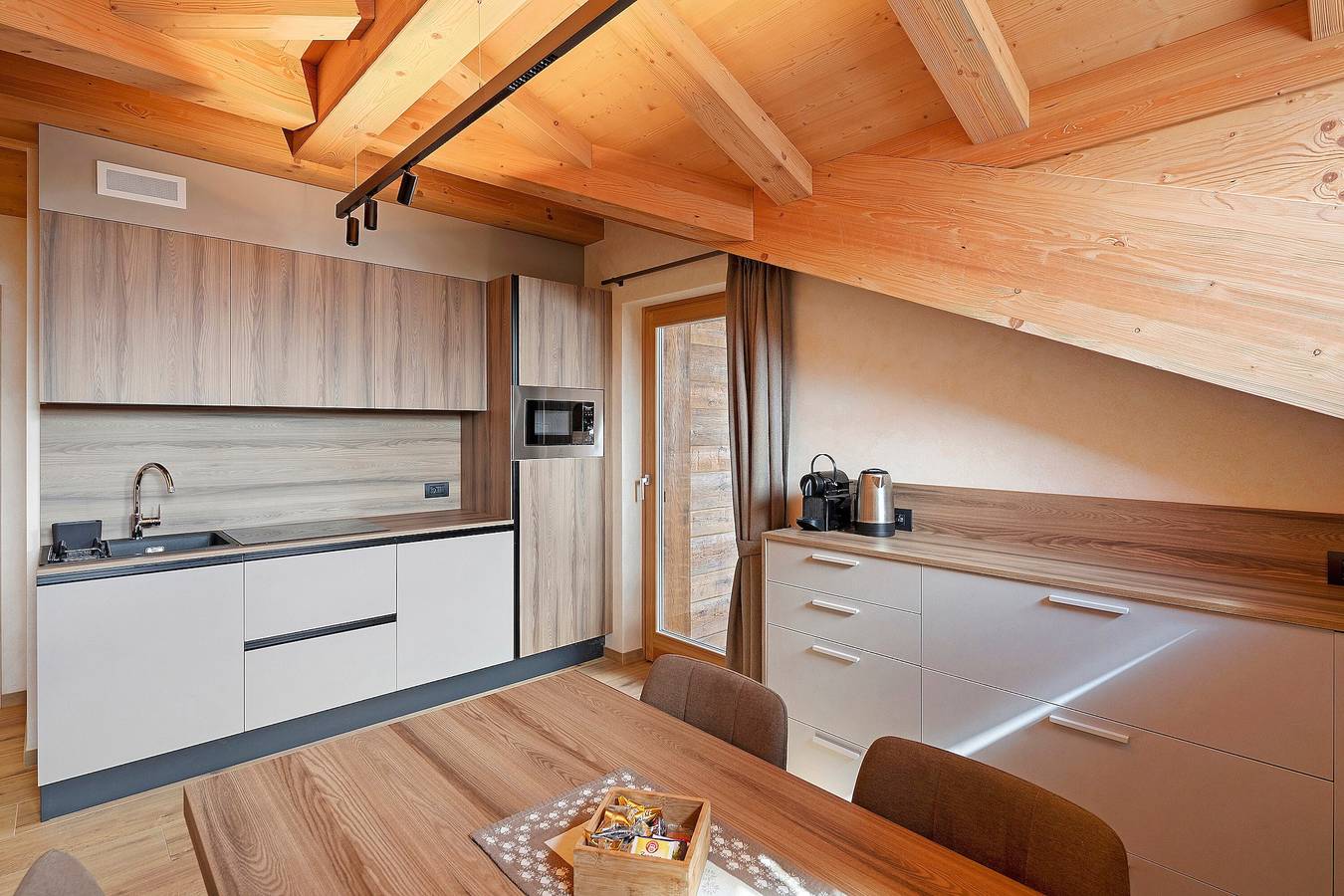 Chalet 'Malva' con vista montagna, balcone e Wi-Fi in Livigno, Valtellina