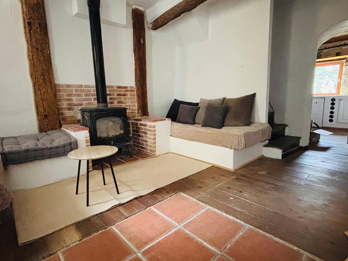 Charmante maison de village climatisée in Bonson, Côte méditerranéenne (France)