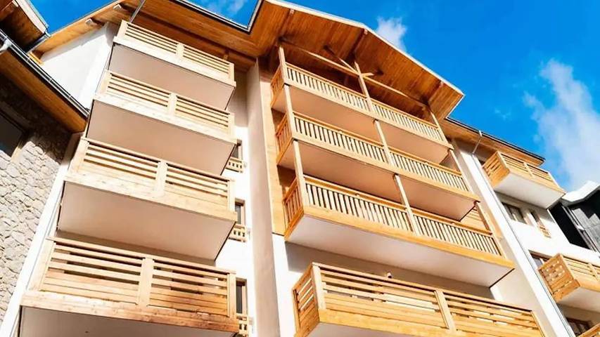 Gîte pour 7 personnes, avec balcon, animaux acceptés dans Col De Vars Vars Station De Ski