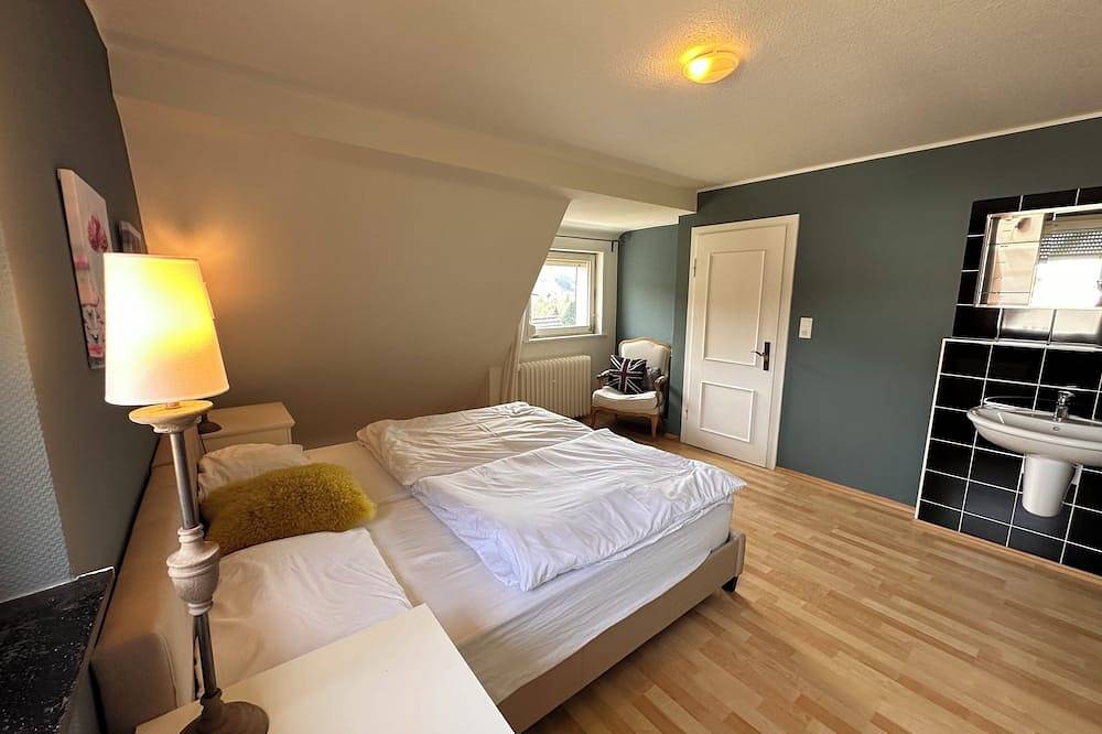 Charmante Villa am Waldrand in Brilon Wald (12 Pers.) (200 + qm) in Brilon-Wald, Brilon