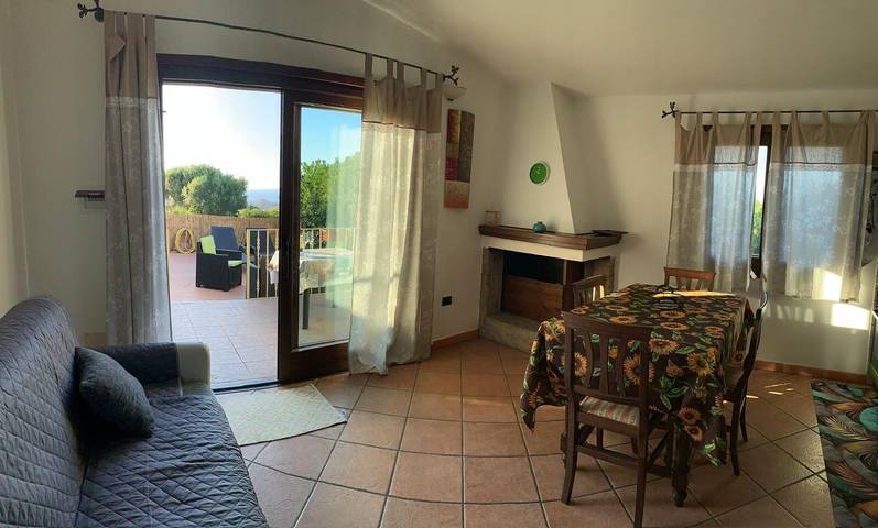 Casa vacanze "Vista Mozzafiato ad Isola Rossa" con vista mare, terrazza privata e aria condizionata in Pischinazza, Trinità d'Agultu e Vignola
