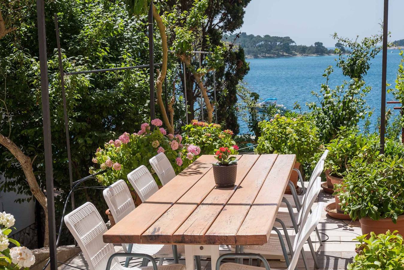 Apartamento vacacional entero, Apartamento de vacaciones a solo 30 m de la playa  in Mali Lošinj, Losinj
