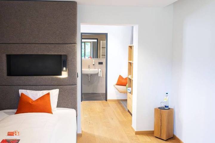 Doppelzimmer - Hotel Alpenblick in Ohlstadt, Das Blaue Land