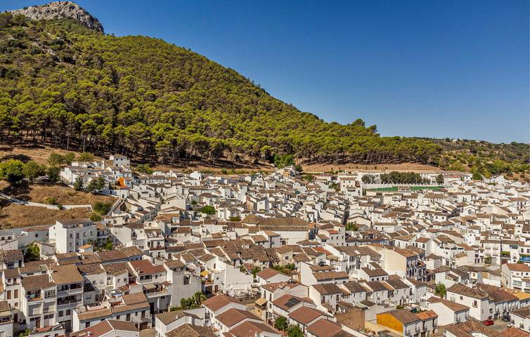 Appartement confortable avec piscine près d'El Gastor - 300m de la Pizzería Neiva in El Gastor, Pueblos Blancos