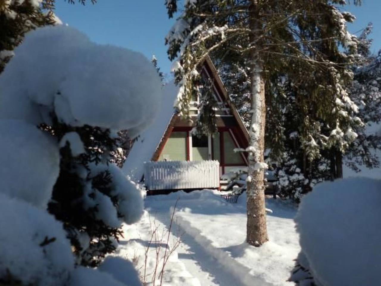 Nur-Dach-Ferienhaus für vier Personen in Neuhausen, Nordschwarzwald