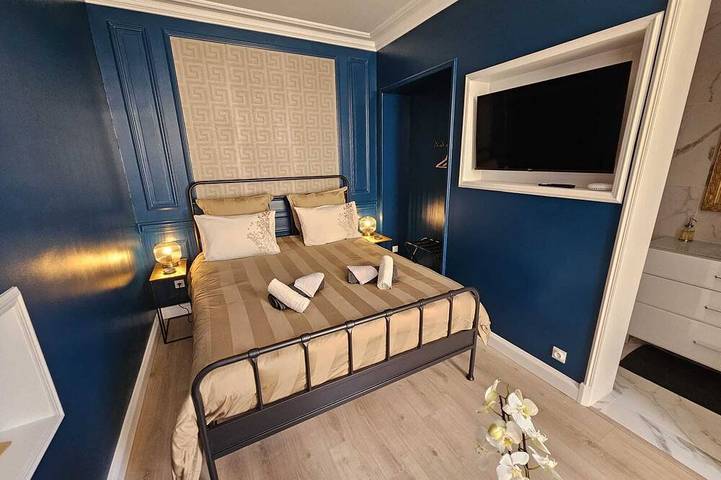 Cocoon' guest room with private wellness area in Bourgueil, Loire-Tal