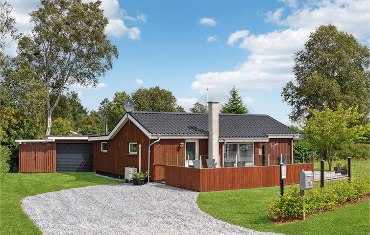 Ferieudlejning for 4 personer, med Terrasse i Grenaa