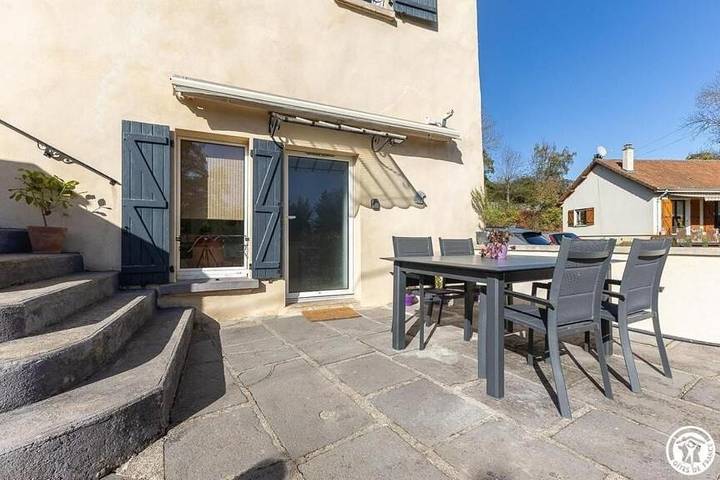 Location de vacances pour 2 personnes, avec terrasse à Aydat - 4