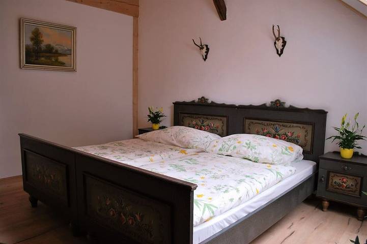 Ganze Wohnung, Großzügige Ferienwohnung mit Stil und Charme! in Oberammergau, Bayerische Alpen