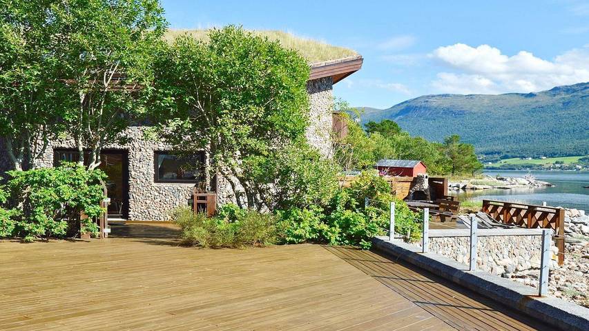 Ferienhaus für 11 Personen, mit Whirlpool und Sauna sowie Terrasse und Pool, mit Haustier in Nesset