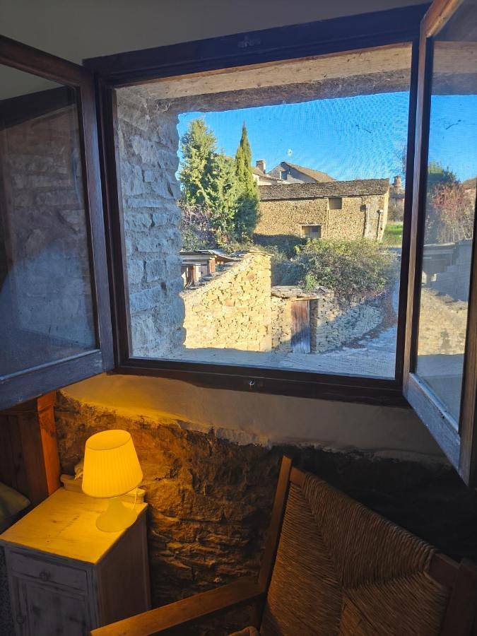 Casa rural con piscina para 4 personas, con terraza además de piscina y jardín en Pirineo Aragonés - 2