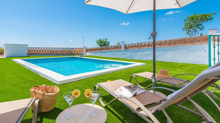 Villa for 6 people, with pool - 1