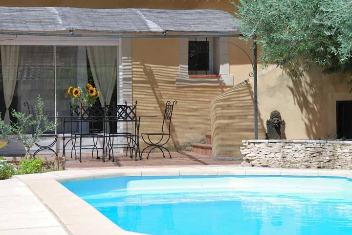 Location de vacances pour 6 personnes, avec piscine et jardin, animaux acceptés à Saint-Maurice-sur-Eygues - 3