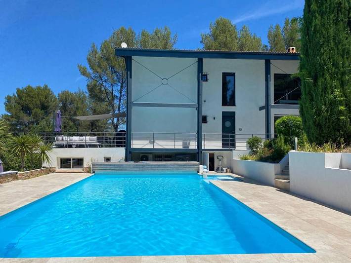 Appartement de vacances pour 4 personnes, avec piscine et jardin