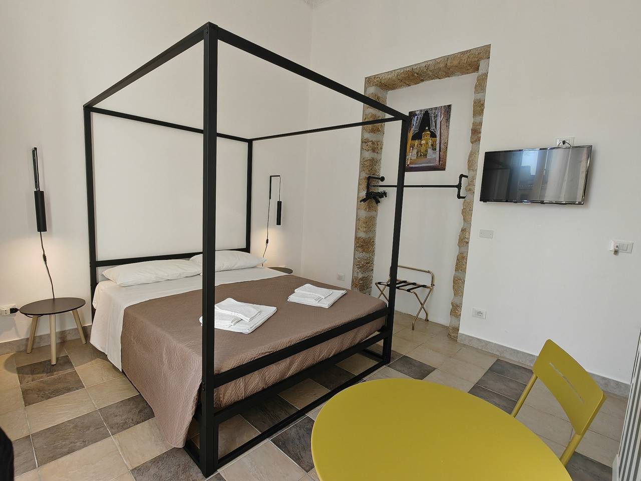Myla's Rooms 2 mit Balkon, Wlan und Klimaanlage in Palermo, Palermo Provinz