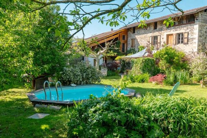 Gîte pour 15 personnes, avec Jardin à Saint-Romans