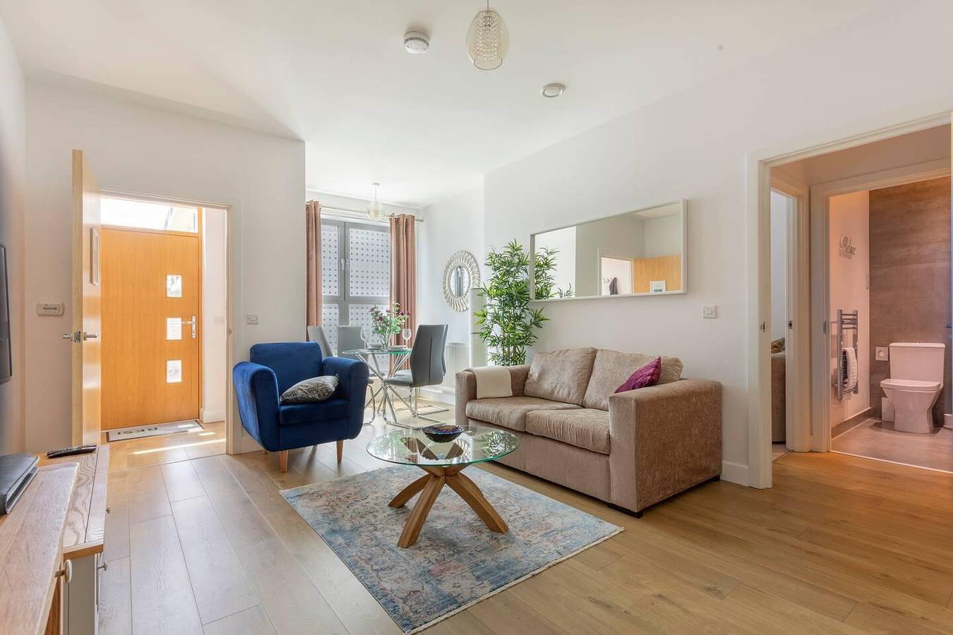 Entire holiday apartment, Castle Haven Sleeps 2 with Wifi in Surrey