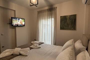 Villa for 10 Guests in Athens, South coast of the Attica region, Picture 4