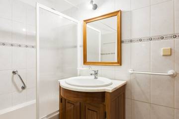 Villa for 4 Guests in Olhos de Água, Algarve, Picture 4