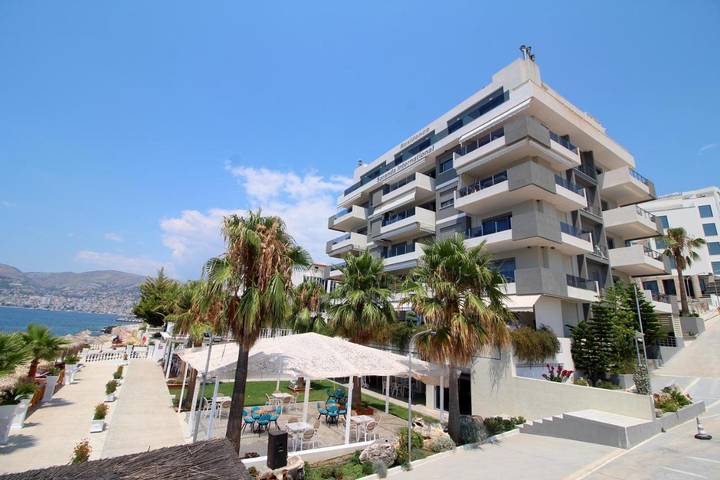 B&b per 3 persone, con Balcone e Terrazza nonché Giardino e Panorama a Saranda
