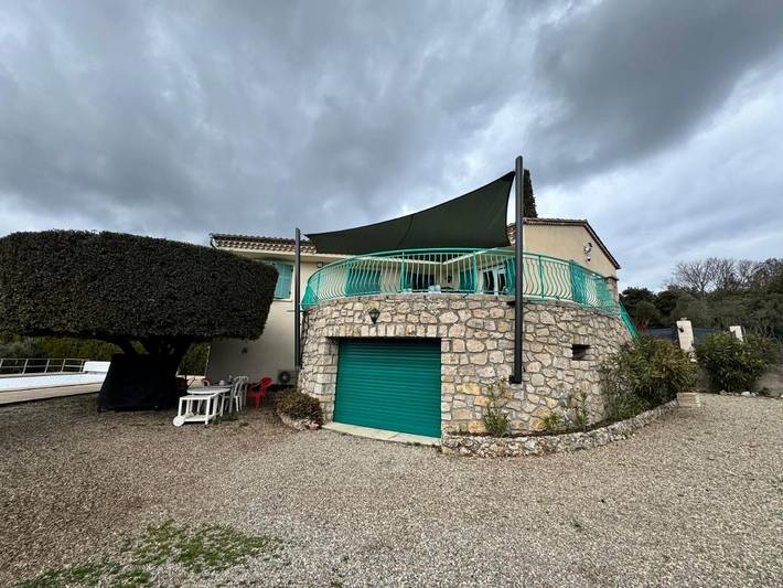 Gîte pour 2 personnes, avec vue et terrasse ainsi que piscine et jardin à Ginasservis - 3