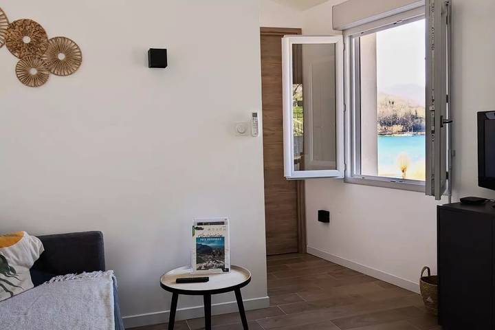 Gîte pour 2 personnes, avec terrasse à Charavines - 4