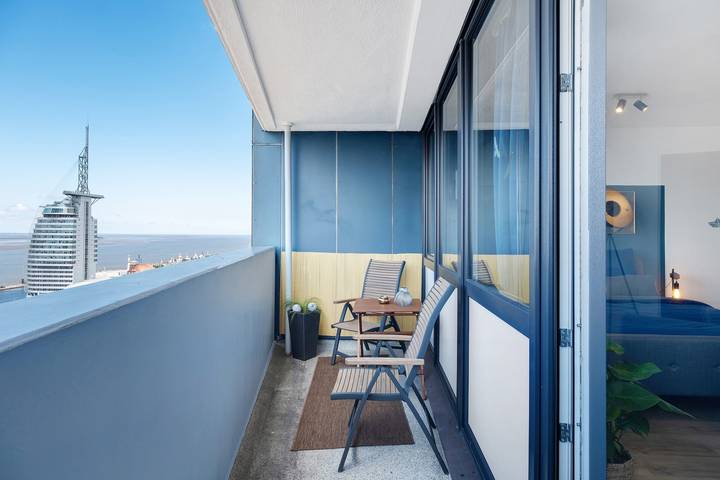 Hel lejlighed, Apartment 'Clara' with Sea View, Balcony and Wi-Fi in Bremerhaven-Mitte, Bremerhaven