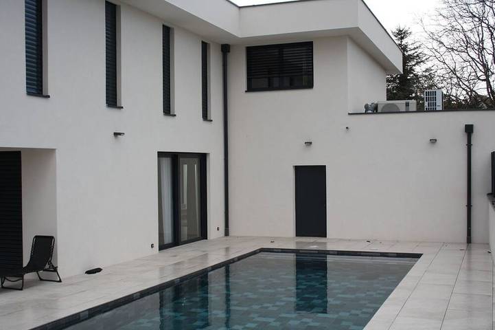 Location de vacances pour 12 personnes, avec terrasse et jardin à Furdenheim