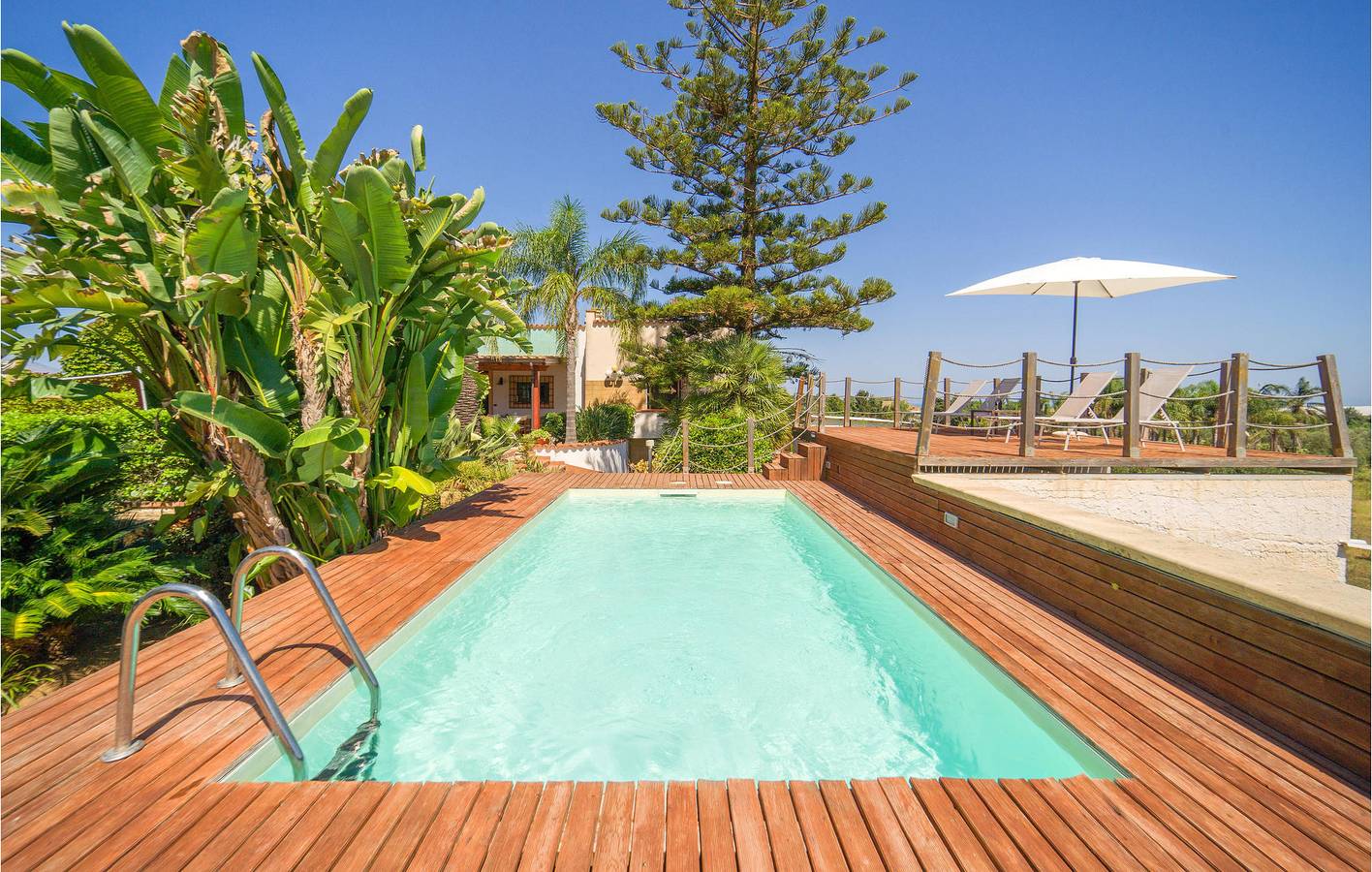 200 sqft Apartment w/ Etagenbett, Pool & Flussblick in Partinico, Palermo Provinz