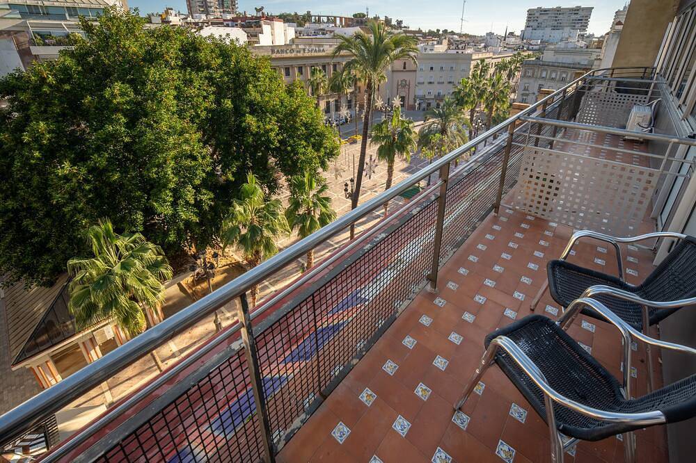 Hostal Palacio Hotel París - Habitación 6A5 in Huelva, Costa de la Luz