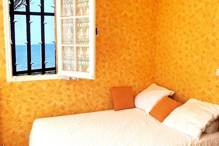 Gîte pour 2 personnes, avec jardin et balcon dans Plage D Aigue Bonne - 3