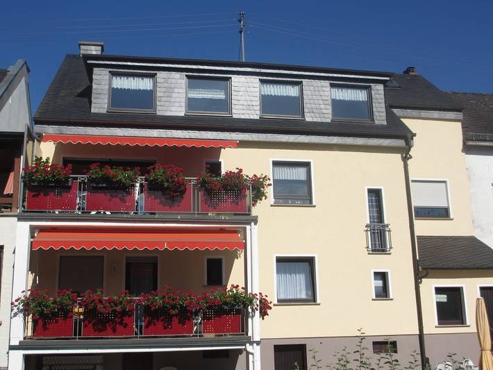 Ferienhaus für 4 Personen, mit Balkon und Garten sowie Pool in Bullay