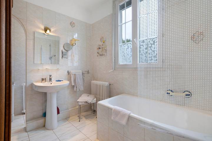 Chambre d’hôtes « Chambre 3 » avec terrasse partagée, jardin partagé et Wi-Fi in Merville-Franceville-Plage, Région de Caen