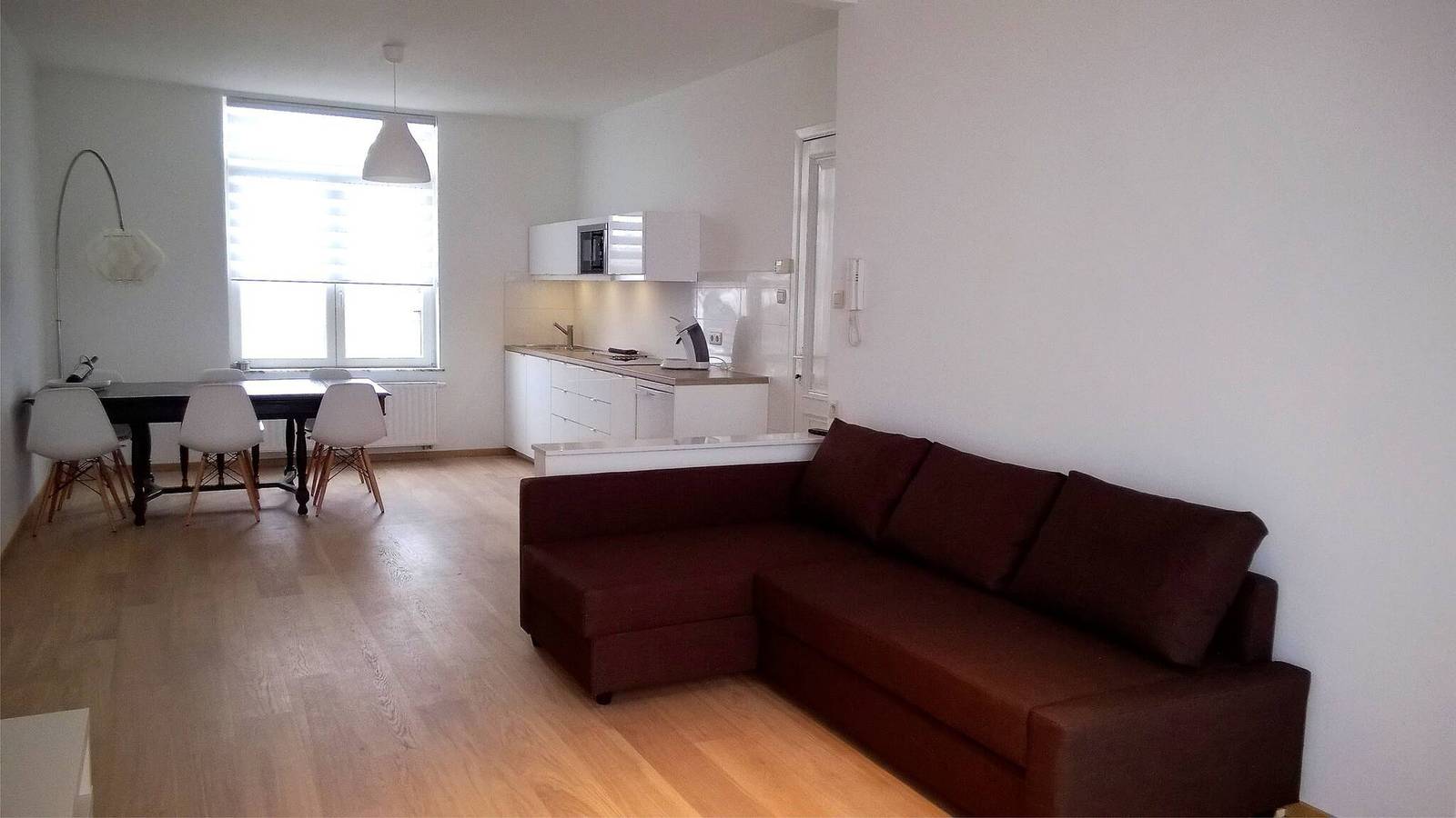Geheel appartement, Almost White, Near Train, Metro n7688 in Anderlecht, Vlaanderen
