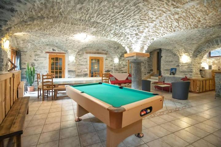 Gîte pour 15 personnes, avec Balcon et Terrasse ainsi que Jardin et Sauna à Saint-André (Savoie)