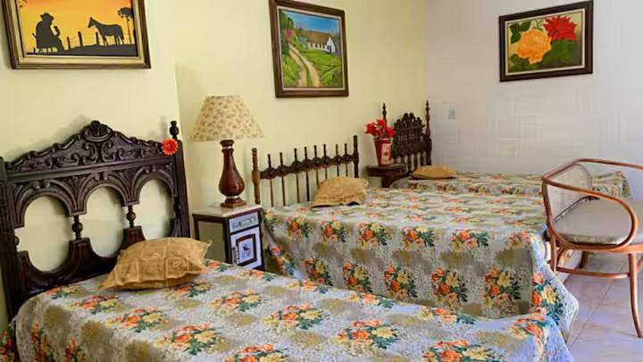 Casas e apartamentos de temporada para 5 pessoas, com jardim e balcão e ainda vista em Socorro