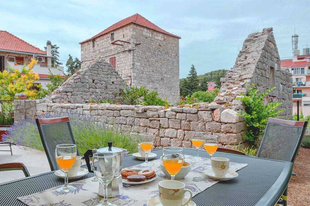 Holiday house Sunshine in center of Jelsa - Eos Croatia in Jelsa, Hvar