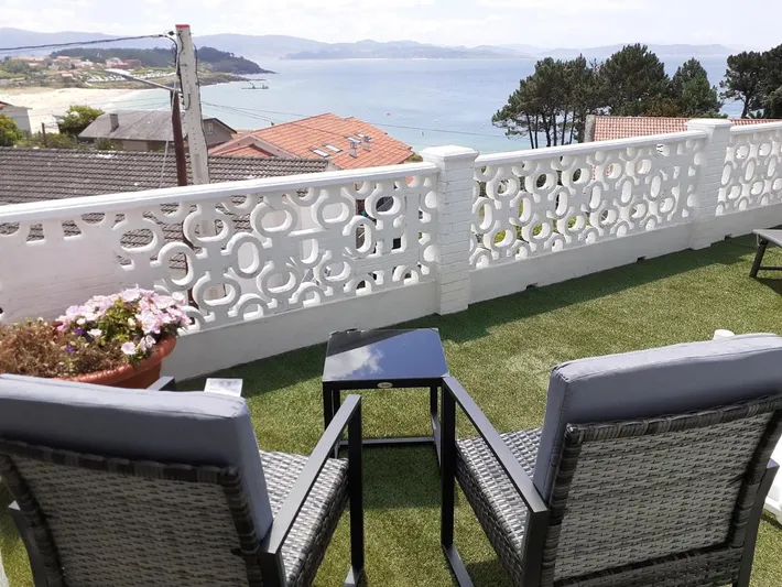 Apartamento de vacaciones para 2 personas, con vistas además de terraza y jardín - 1