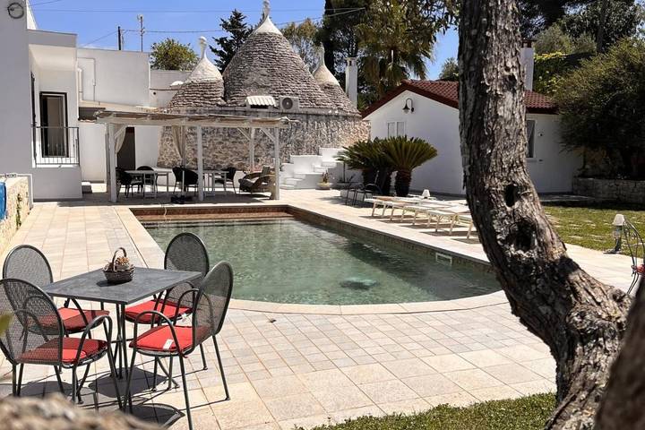 Casa vacanza per 2 persone, con piscina e terrazza, con animali domestici in Ceglie Messapica