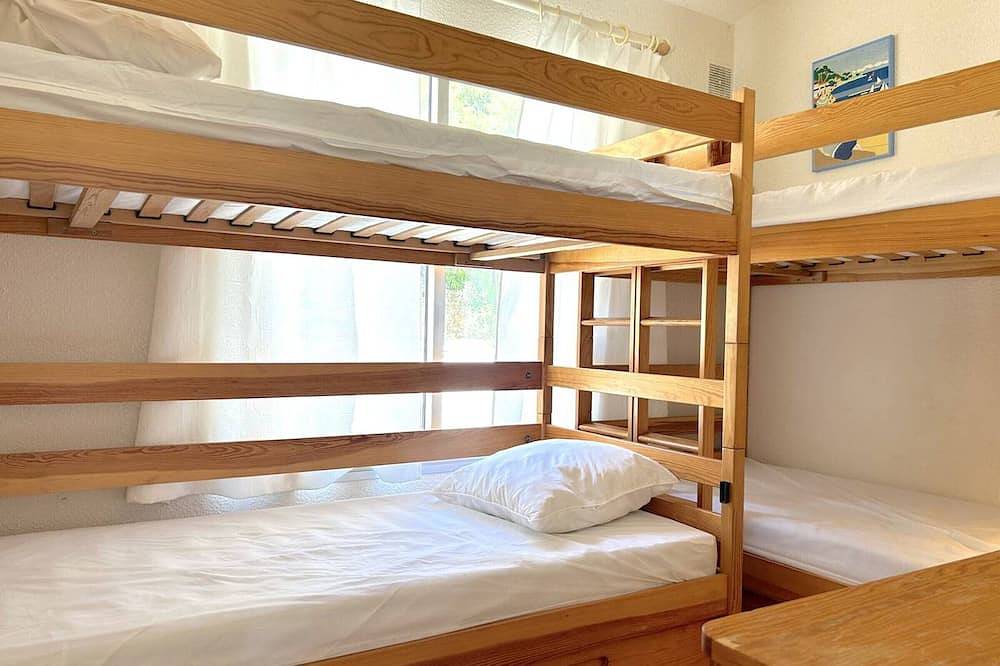 Ganze Wohnung, 3-Zimmer-Wohnung für 6 mit Terrasse, Klima, Privatpool, Parkplatz in Pramousquier, Le Lavandou