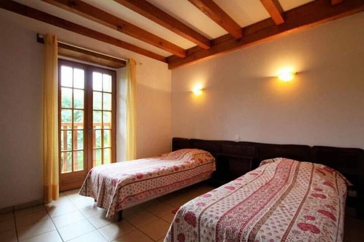 Gîte pour 6 personnes, avec terrasse ainsi que jardin et jacuzzi à Saint-Étienne-de-Baïgorry - 3