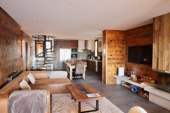 Gîte pour 10 personnes, avec Balcon et Jardin dans Office De Tourisme De Font Romeu