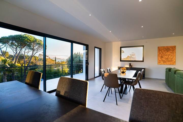 Villa pour 8 personnes, avec piscine ainsi que terrasse et jardin à Fréjus - 3