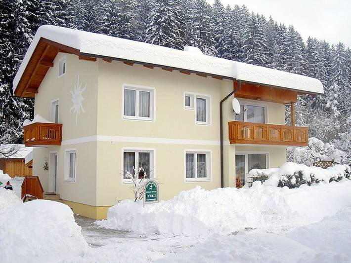 Ferienhaus für 6 Personen, mit Balkon und Terrasse sowie Garten