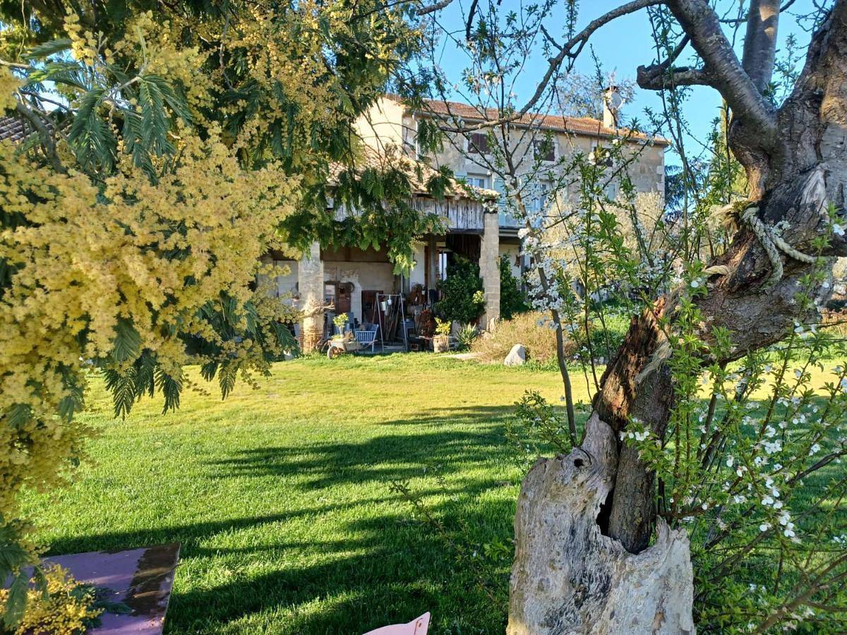 Large Double Room in Damazan, Région de Nérac