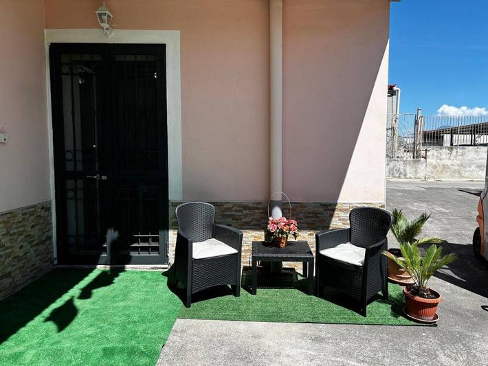 Appartamento per 5 persone, con Balcone e Terrazza nonché Giardino a Trecase