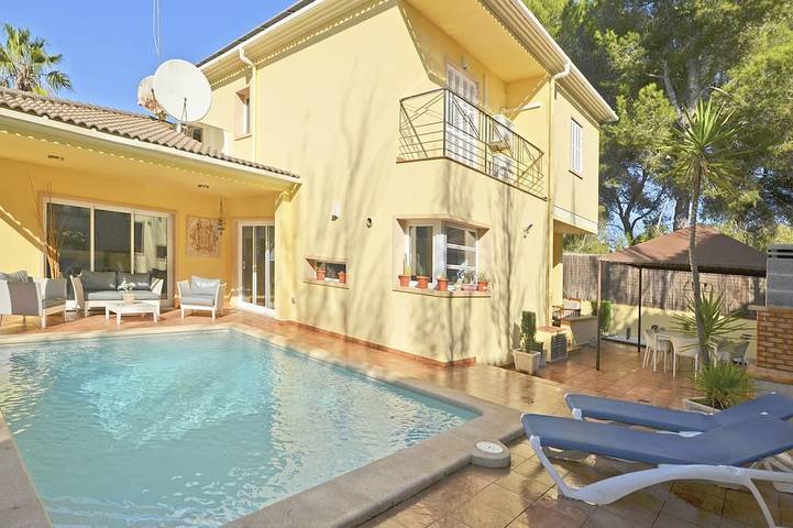 Chalet für 8 Personen, mit Balkon und Garten in Can Picafort