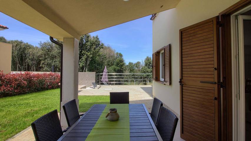 Ferienhaus für 10 Personen, mit Balkon und Balkon/Terrasse sowie Terrasse und Pool in Banjole - 4